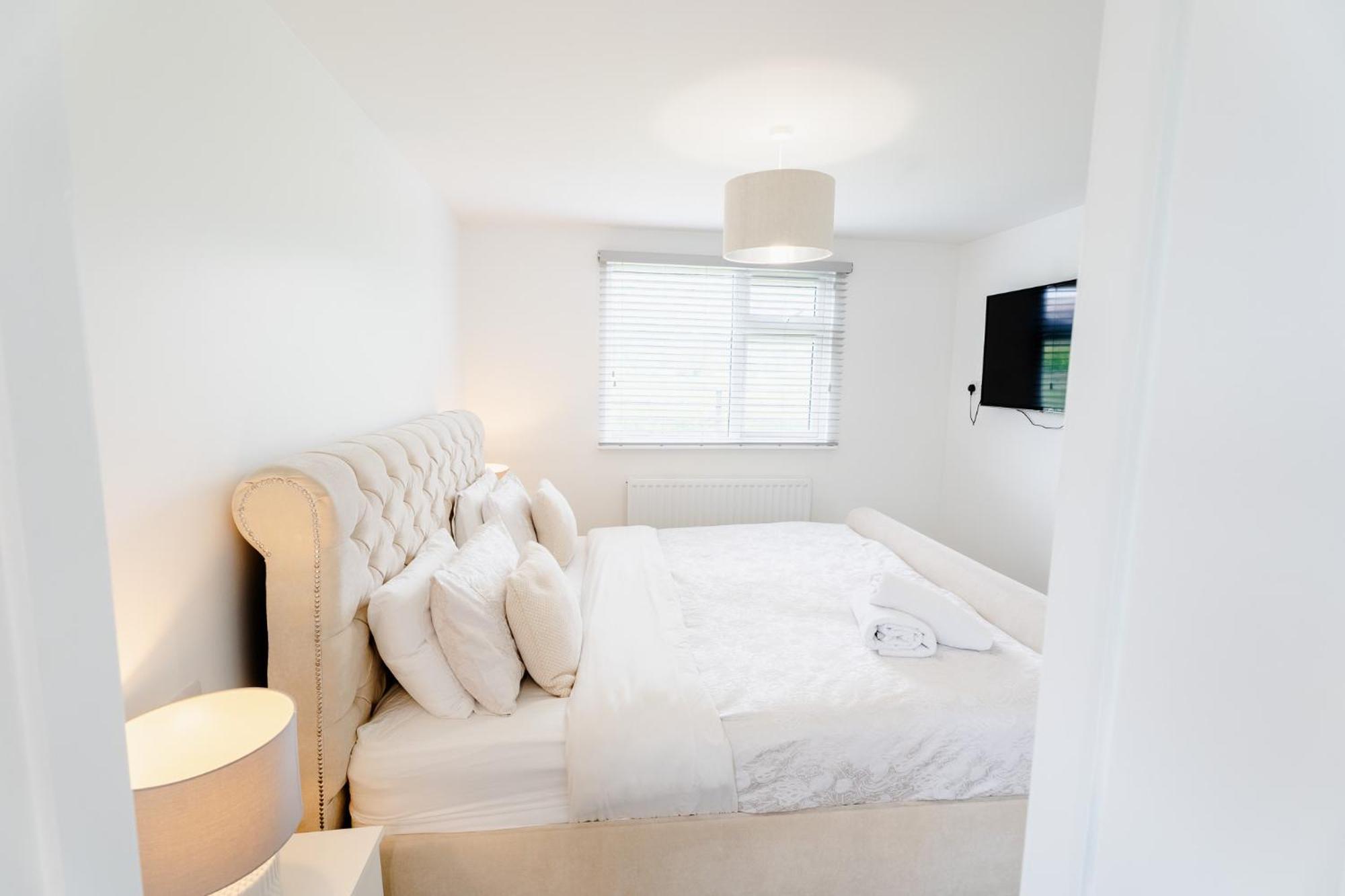 Castle View Chalet By Clonlum Cottages 뉴리 객실 사진